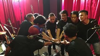 The Rain - Getir Menjadi Tawa Bila Kubersamanya (JABAT ERAT LIVE!)