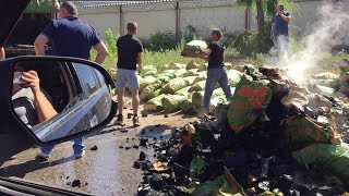 На западе Волгограда в грузовике загорелся уголь для мангалов