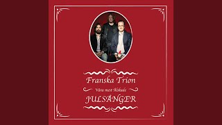 Räven Raskar Över Isen