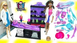 Scientist Barbie Dolls Create A Blob & Ice Girls Monster High Doll in Lab - Toy Video