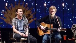 EDDIE VEDDER & GLEN HANSARD : "Falling Slowly" : Ohana Festival Day 2 (Sept 9, 2017)