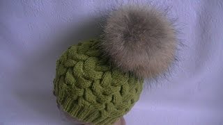 Вязание шапки  узором "Коса с 15 петель".Knitting caps pattern "Spit with 15 loops"