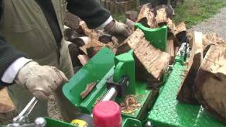 Log splitter with Lifting Table splitting Australian Hardwood - MUST WATCH!