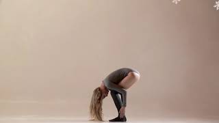 VANEYOGA VERTICAL SPLIT ! BIKINI YOGA ! Hot Exercise