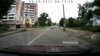 Хам на дороге (5): Волга прет через сплошную
