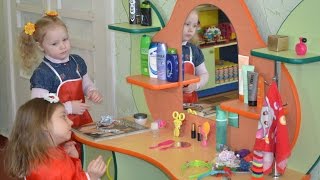 Сюжетно - ролевая игра "Парикмахерская", средняя группа