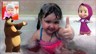 ツ Даша купается в ванной с игрушками и слизью Dasha bathes in the tub with toys and slime