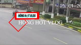 Tam Nông - Phú Thọ: Đua xe, vào cua tốc độ cao, 2 thanh niên nhận cái kết đắng chiều Mùng 1 Tết