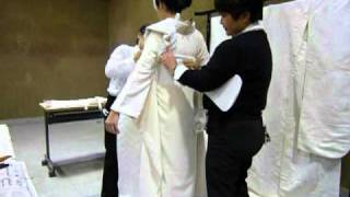 Japanese bridal kimono: 白無垢