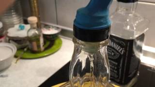 Как налить виски в бутылку с дозатором. How to pour whiskey in the bottle with dispenser