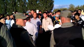 Это видео свидетельство сплочения мусульман после арестов 2 х имамов!!!