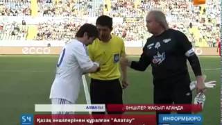 Алматының Орталық алаңында Қазақстан мен Ресей эстрада жұлдыздарының футболы болды