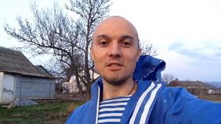 Крым/Байдарская долина/Огород своими руками/Как доча наблюдает за папой)/