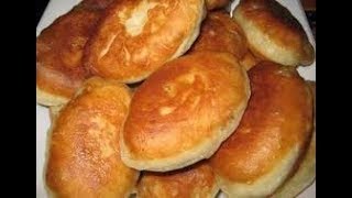 Пирожки с картошкой и капустой жареные на сковороде . fried patties, patties with potatoes