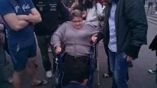 Женщина встала с коляски, после 10 лет