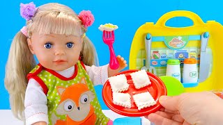ЛЕПИМ  РАВИОЛИ ИЗ ПЛЕЙ ДО Готовим Еду для Куклы #Бебибон Эмили #Плейдо Лепка из Пластилина