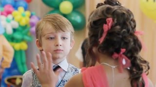 Милый танец выпускников из детского сада