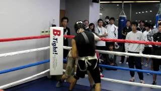 内山高志（ワタナベ）対松信秀和（宮田）２R