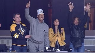Steelers' Ryan Shazier stands while being honored at Penguins game | ESPN