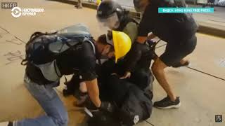 Аэропорт Гонконга отменил все рейсы после того, как его заполонили протестующие