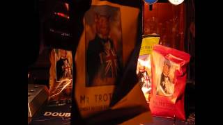 **REVIEW** Mr Trotter's Great British Pork Crackling... And Friends
