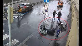 Žena v Praze brutálně napadla ležícího muže