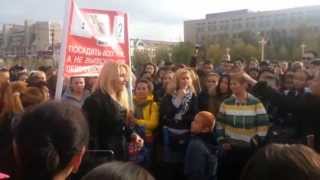 Бунт в Якутске  толпа требует у полиции выдать насильника 4 летней девочки. Изнасилование Якутск