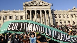 Uruguay despenaliza la producción y venta de marihuana