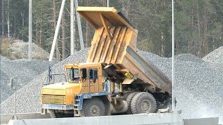 Как разгружаются БЕЛАЗы, самосвал БелАЗ-7540