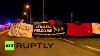 Germany: Anti-refugee protesters rampage against new shelter in Heidenau