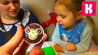 Катя с Людой готовит кексы  - обезьянки DIY
