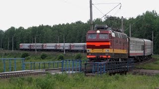ЧС4Т 536 в s-образных кривых на перегоне Макарово - Пречистое Северной железной дороги.