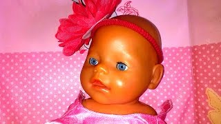 Как девочки играют в куклы! Беби Бон Елизавета кушает. Play dolls with Baby Born.0+