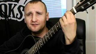 Фома співає пісні "Братів Гадюкіних"