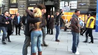 Russian Students give free hugs in Vienna. March 2012. Учеба в Австрии