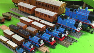 Thomas & Friends RED VS BLUE THOMAS with Annie & Clarabel TOY TRAIN