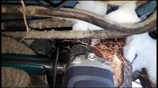 Как обрезать болты на сцеплении через лючок на Т-40АМ!