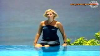 FLAVIE FLAMENT EN ROBE BLEUE