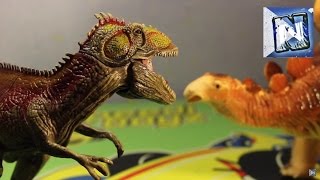 Tyrannosaurus vs. Stegosaurus. Тиранозавр против Стегозавра. Игрушечные динозавры.
