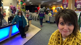 Chuck E Cheese is Mean!! Kids Playing Arcade Games & Family Fun