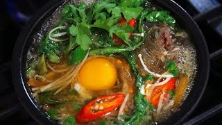 Bulgogi stew in an earthenware pot (Ttukbaegi-bulgogi: 뚝배기불고기)
