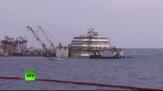 Прямая трансляция буксировки лайнера Costa Concordia от острова Джильо