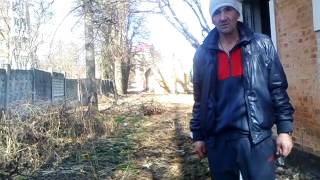 г.Сумы. военный городок-частная мусорная свалка и охранник.Окопы,вертолетная площадка,мусор,мусор...