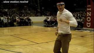 New York Giants punter Steve Weatherford adds surpise ending to Globetrotter football