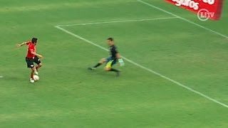 Balão, golaço e bicicleta! Falcão rouba a cena em jogo de Zico