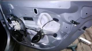 разборка  обшивки задней двери на Renault Fluence своими руками