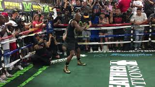 Full House For Floyd Mayweather's Media Workout | ESPN
