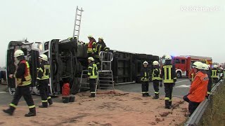 Lastwagen-Unfall und Sperrung am Autobahn-Dreieck Stuhr