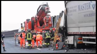 RIMINI: Tamponamento tra tir in A14. Un camionista molto grave - VIDEO