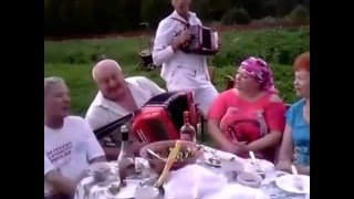игра на баяне По одному хожу к тебе вопросику